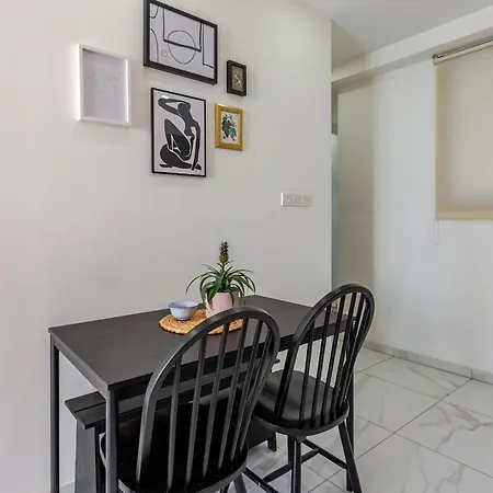 Apartment Location In 100m From The