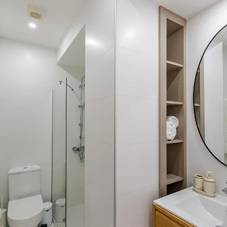 Apartment Location In 100m From The *