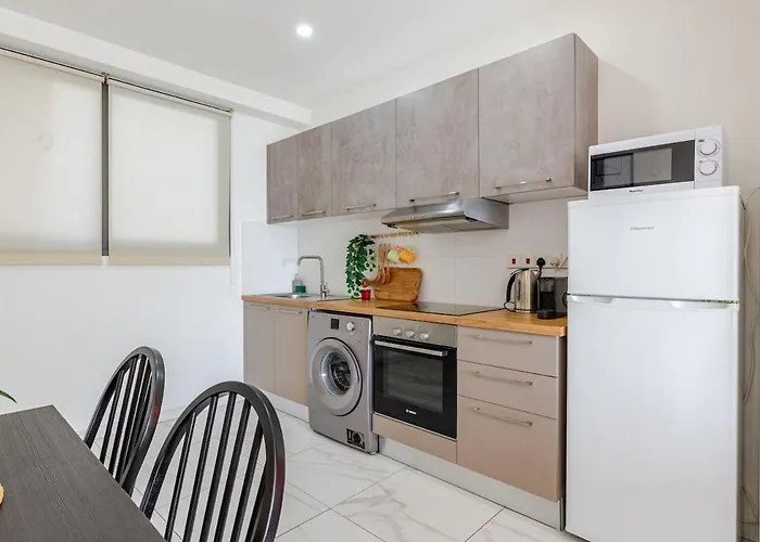 Daire Location In 100m From The