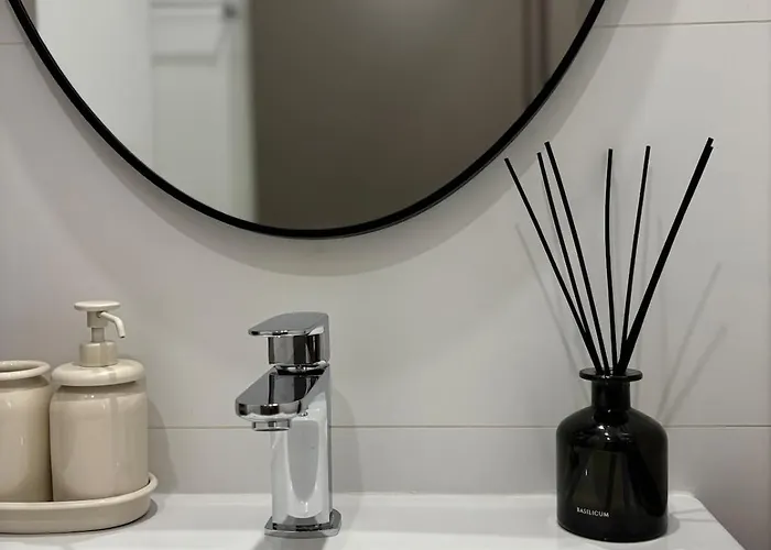 Location In 100m From The Апартаменти Ларнака